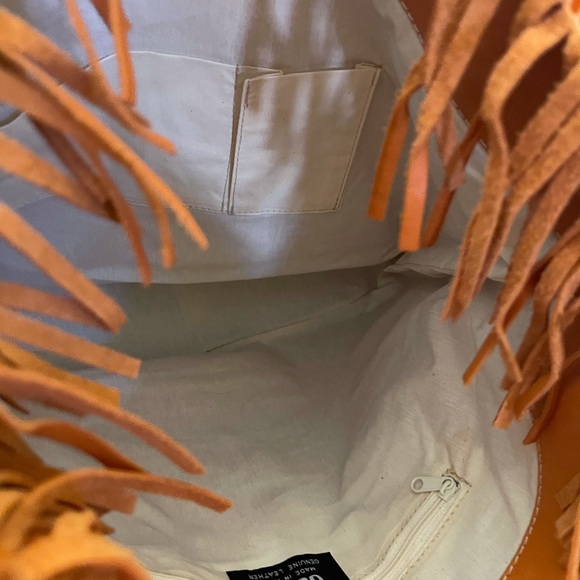 Guia’s orange fringe leather bag - Picture 6 of 10